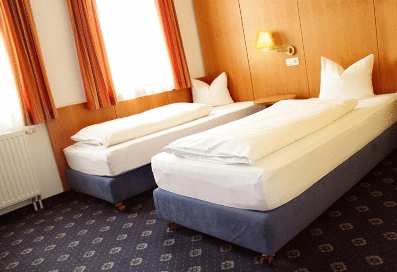 Hotel Servus Europa Suben Quarto foto